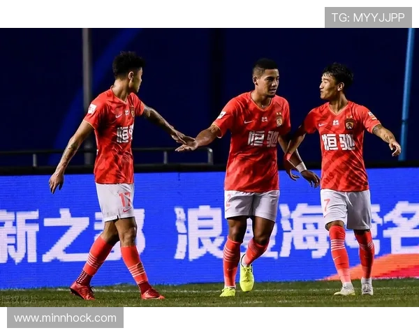 金玟哉长传精准技术展现稳健后防组织能力