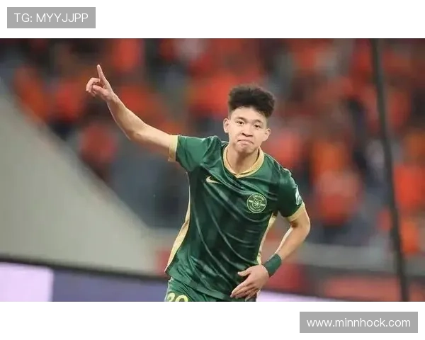 亚运会足球赛最佳球员表现稳健,赛场发挥备受期待 亚运会足球赛最佳球员表现稳健,赛场发挥备受期待